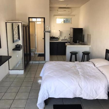 Ferienwohnung The Next Door Black And White Studio In Cabo Cabo San Lucas Exterior foto